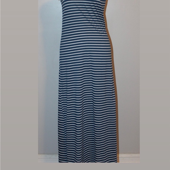 Striped blue and white dress - Picture 5 of 6